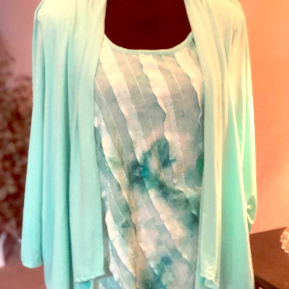 Light cardigan set